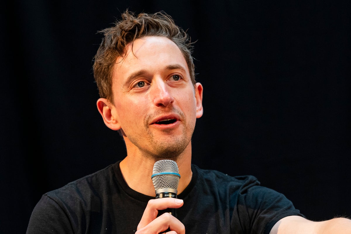 John Robins shares moment he realised he was an alcoholic: ‘Lou Sanders said I needed help’ – UK Times John Robins shares moment he realised he was an alcoholic: ‘Lou Sanders said I needed help’ – UK Times