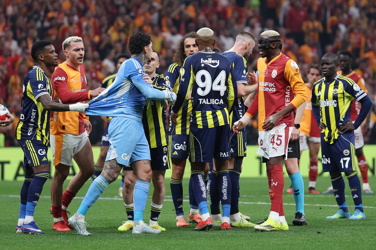 Galatasaray make ‘evil’ refereeing accusation during title race clash with Fenerbahce