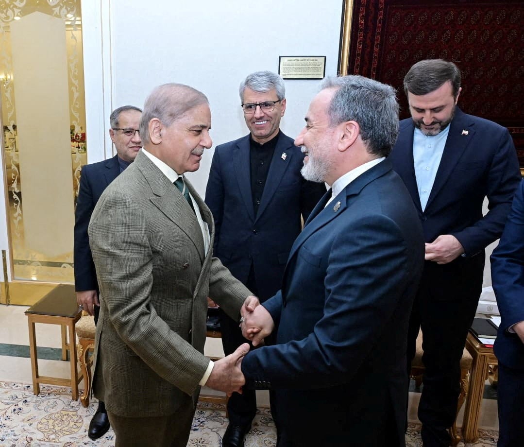 Pakistani prime minister Shehbaz Sharif meets with Iranian foreign minister Abbas Araqchi in Islamabad