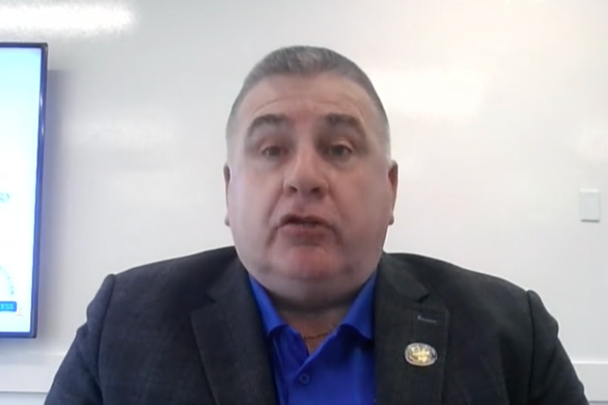 Ex Secret Service agent says Trump should have fewer cabinet members at events