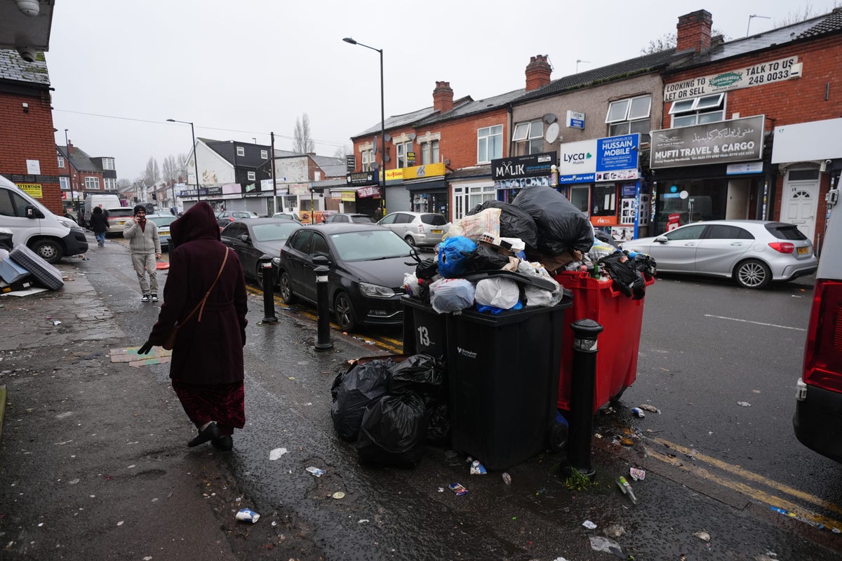 Deal ‘within sight’ to end Birmingham bin strike