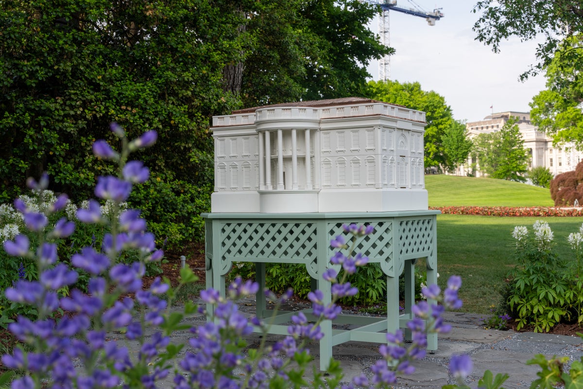 King and Queen will visit Melania Trump’s new beehive at White House
