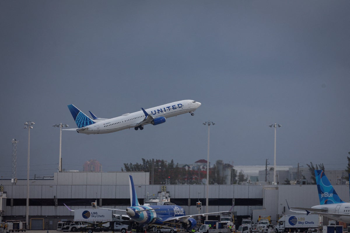 American Airlines refused to engage in a possible merger with United, CEO says – UK Times