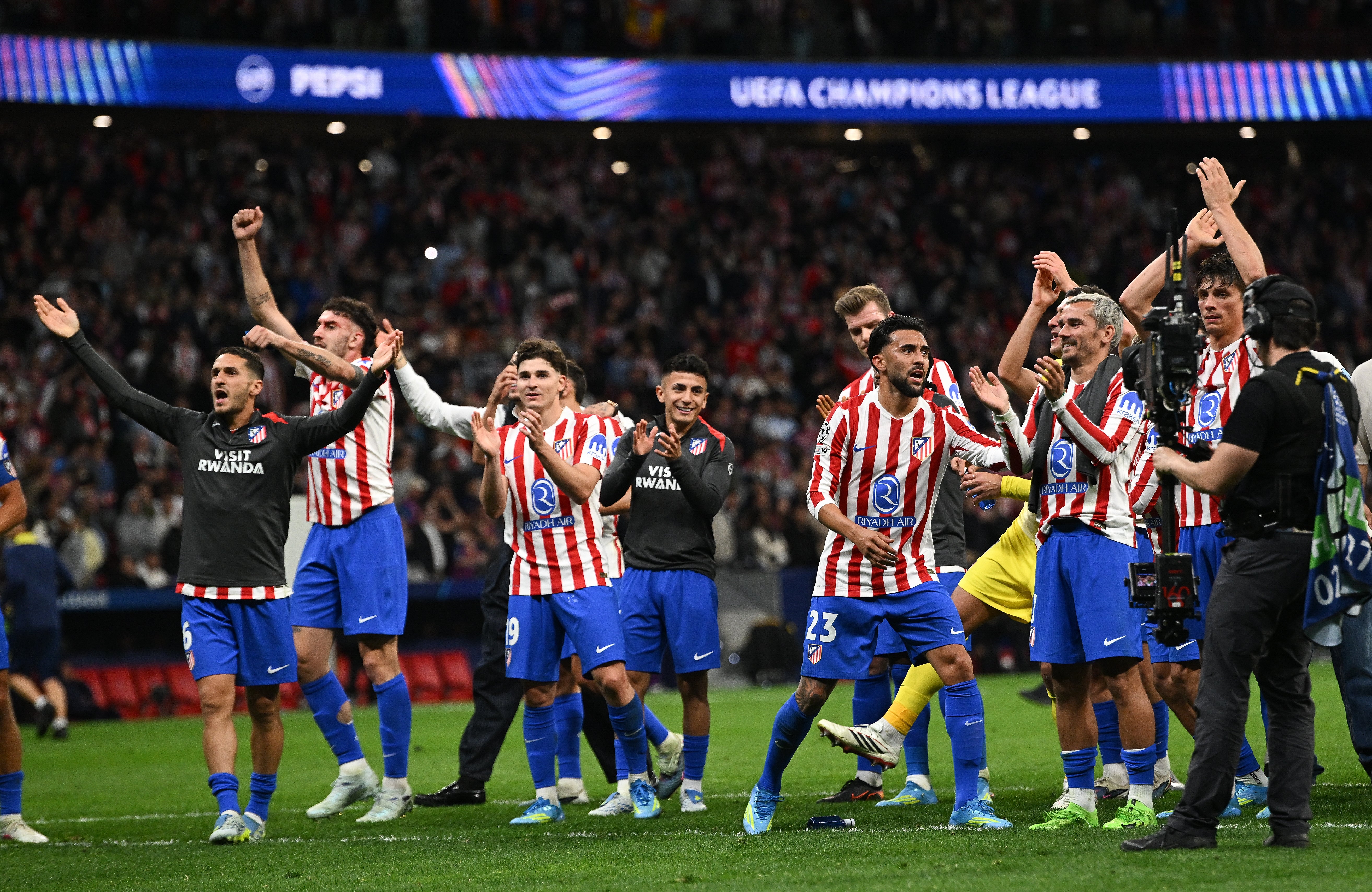 Atletico saw off Barcelona in a dramatic game to make the semi-finals