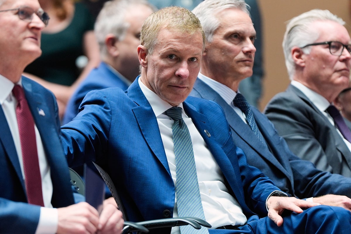 United Airlines CEO confirms he approached American about potential merger, but was rebuffed