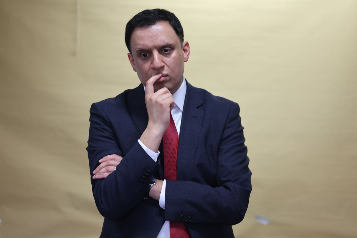 Anas Sarwar challenged to order MPs to back inquiry into PM