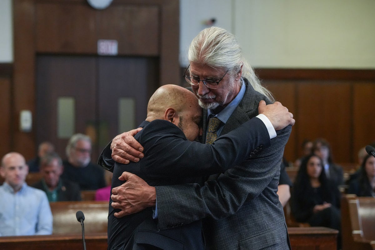 Judge tosses murder conviction for man who served 25 years, rebuking a 'troubling' prosecution