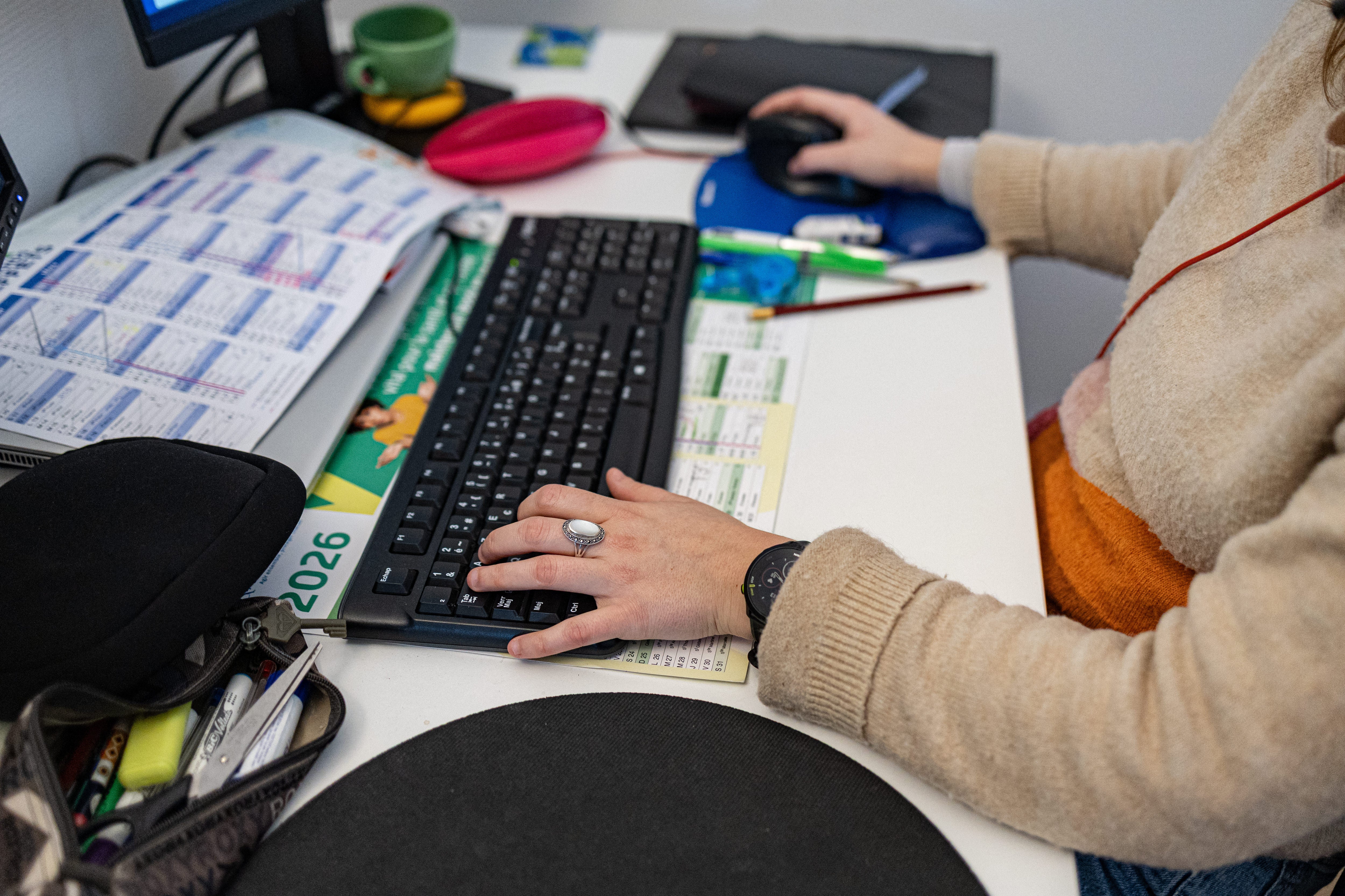 Women more likely to be in managerial roles, report says