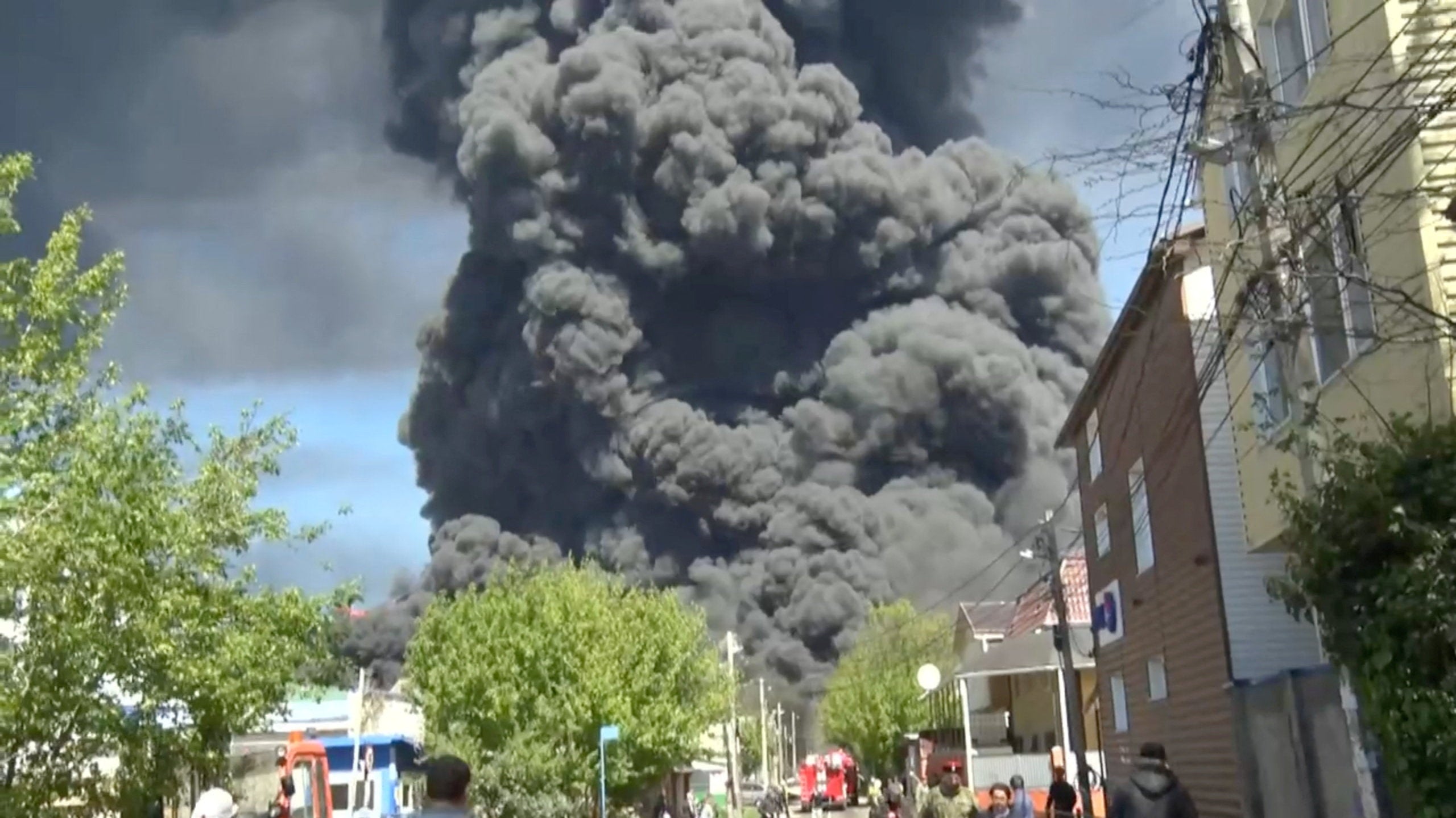 Heavy smoke rises from at an oil refinery in Tuapse following a Ukrainian drone attack