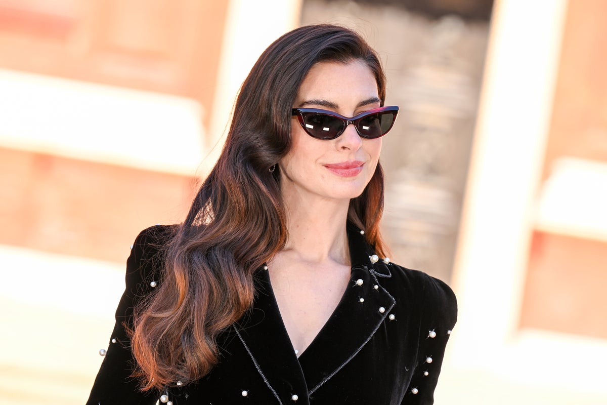 Anne Hathaway debunks Devil Wears Prada 2 firing rumours