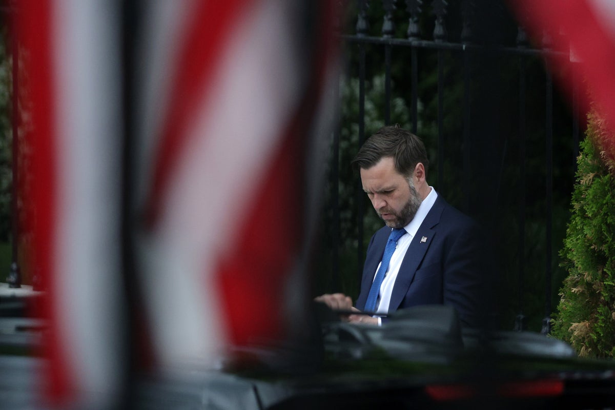 JD Vance deleted X from his phone, report says