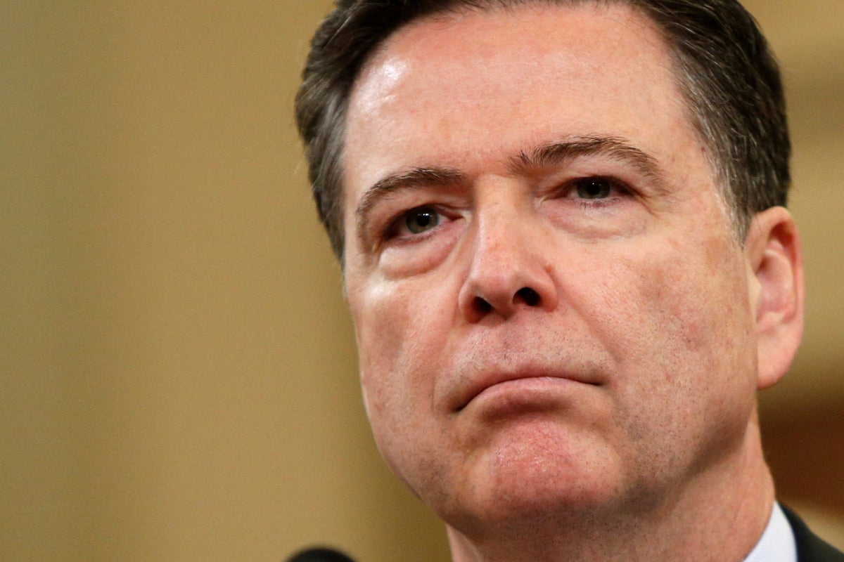 Adalet Bakanlığı, eski FBI şefi James Comey için Trump'a deniz kabukları kullanarak 'tehdit' suçlamasıyla tutuklama emri çıkardı