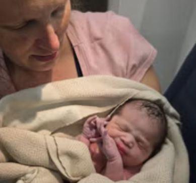 Passengers spring into action as baby delivered midair on Delta flight