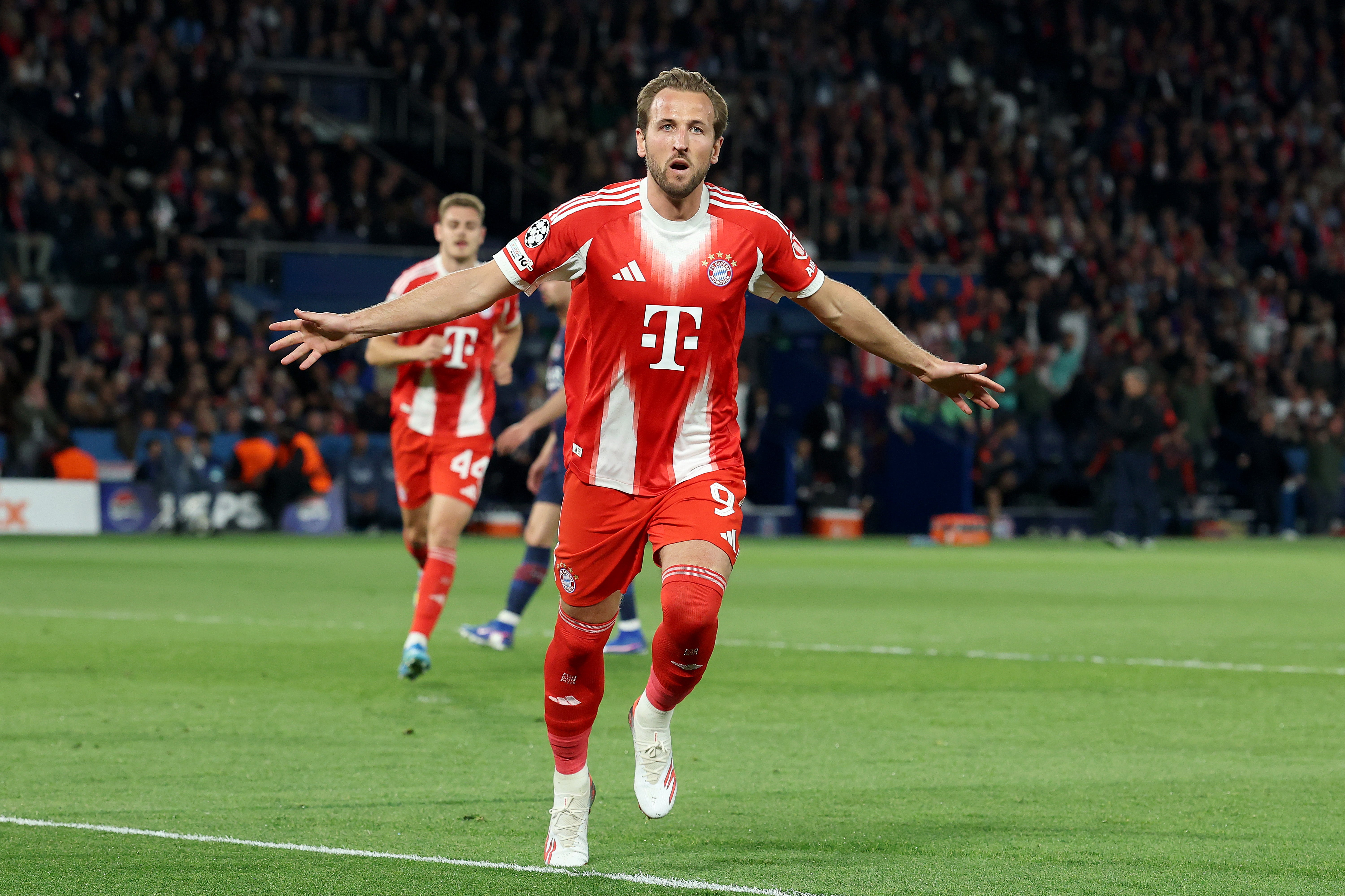 Harry Kane of FC Bayern Munich celebrates scoring