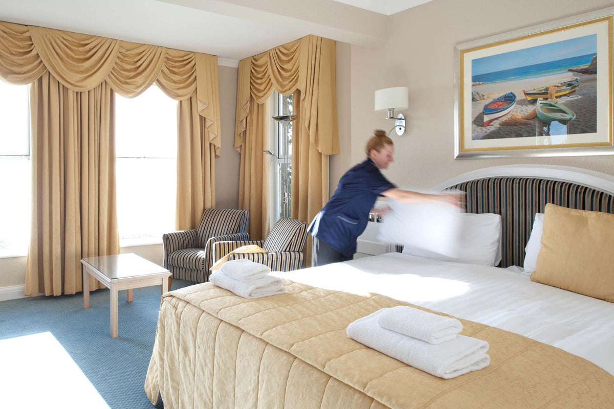 UK firms in ‘critical distress’ jump a third as costs surge