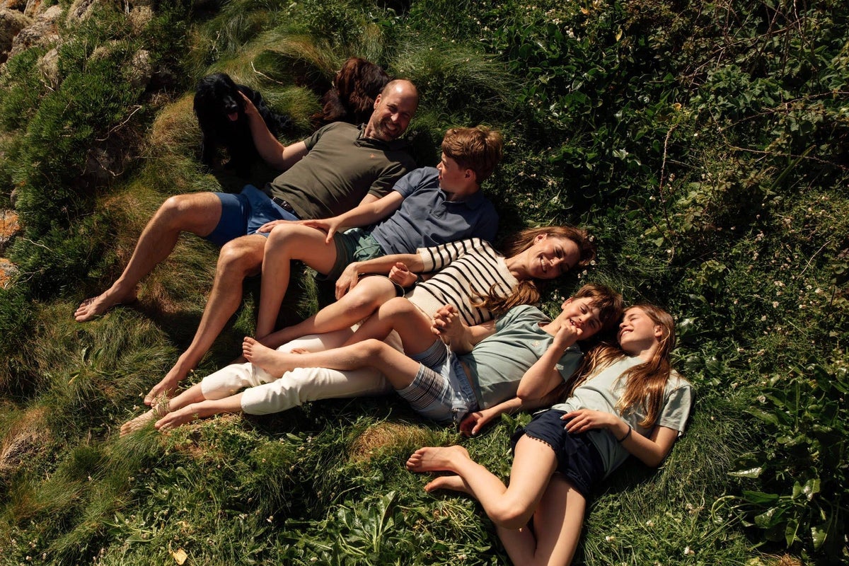 Kate Middleton’s exact outfit details from the royal couple’s anniversary photo