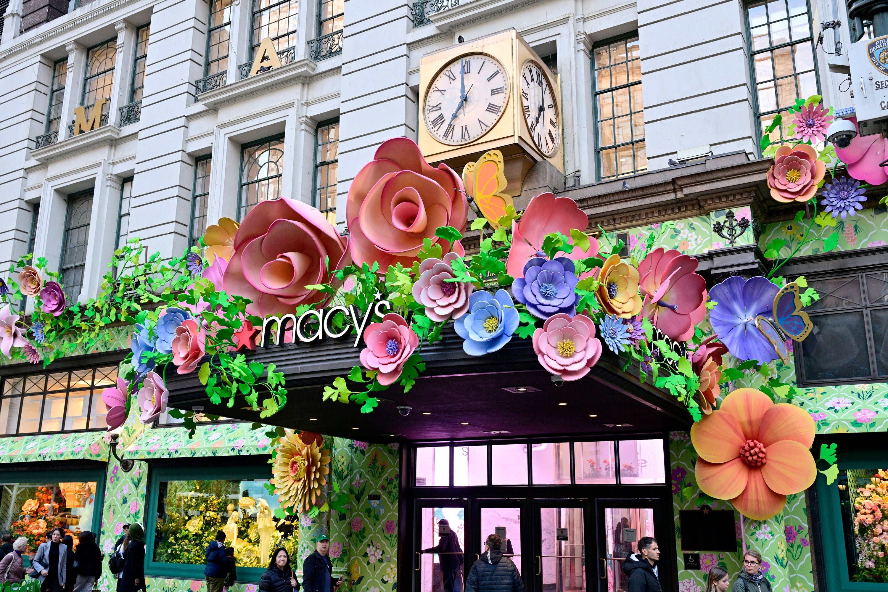 Consumers are expected to spend a record $38 billion on Mother’s Day this year