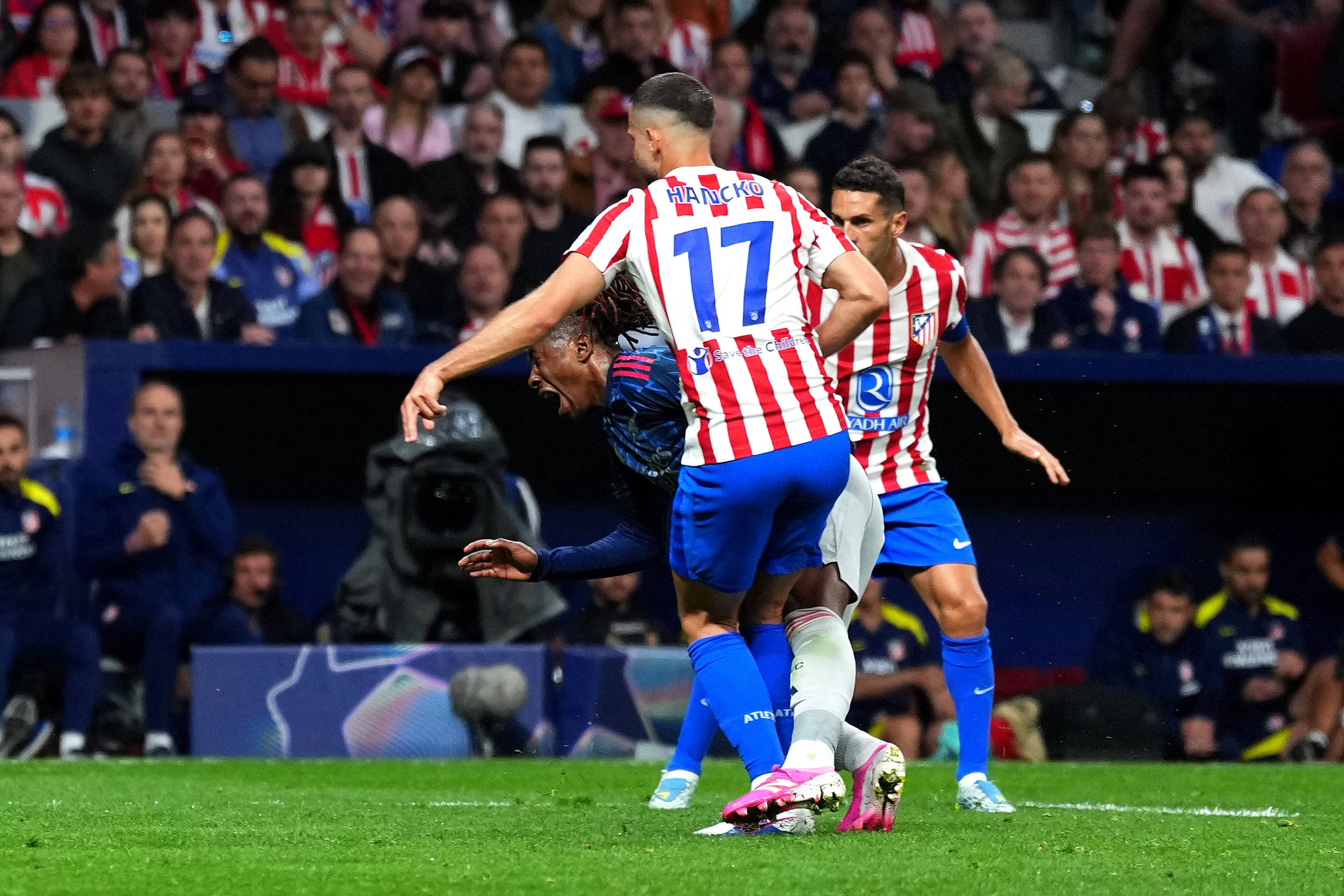 Eze goes down following contact from Hancko.