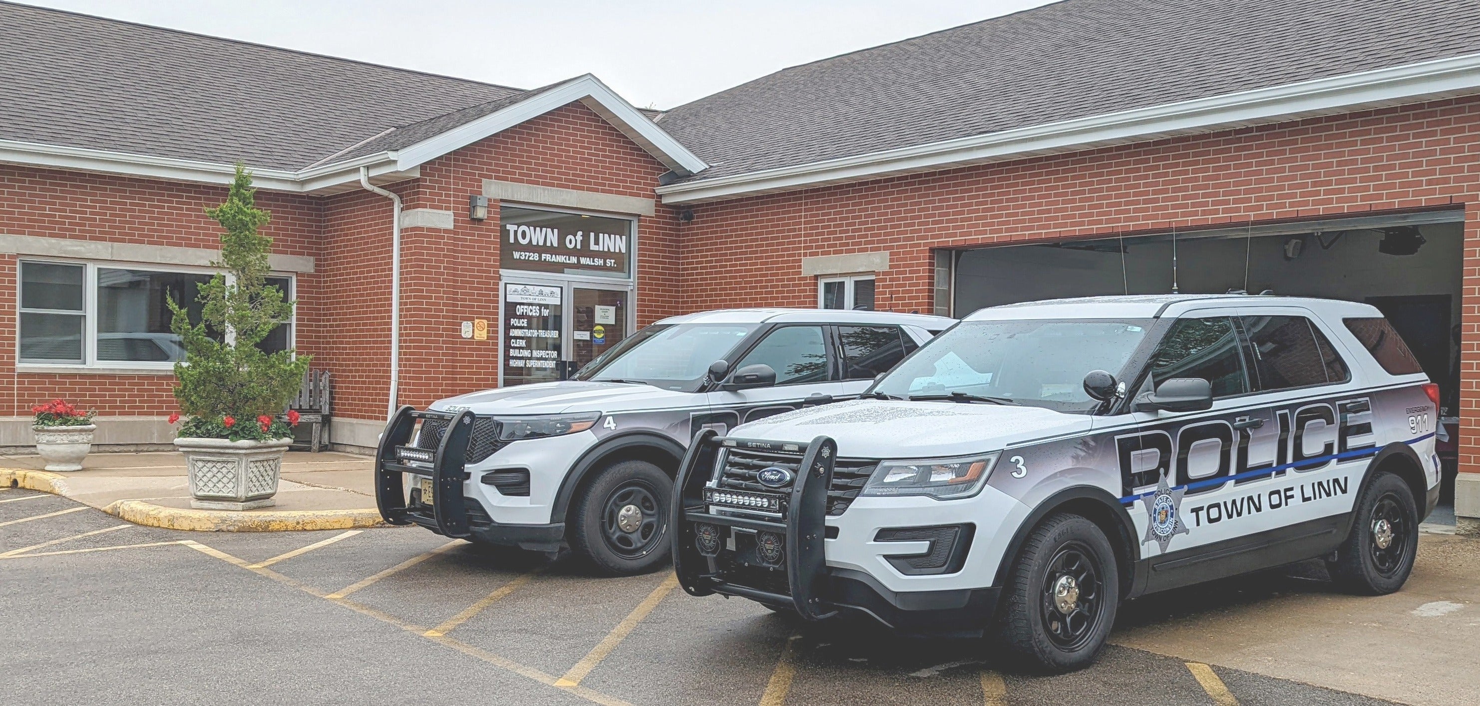 Prosecutors say Wisconsin police chief helped gun dealers’ illegal import scheme