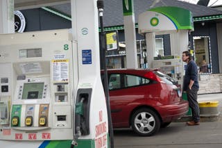 A motorist purchases gasoline at a BP station on 29 April 2026 in Chicago, Illinois
