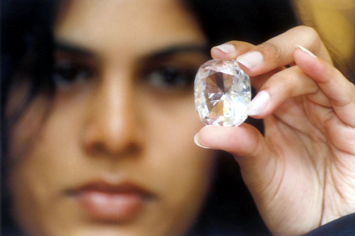 What is the Koh-i-Noor diamond and why is the jewel so controversial?