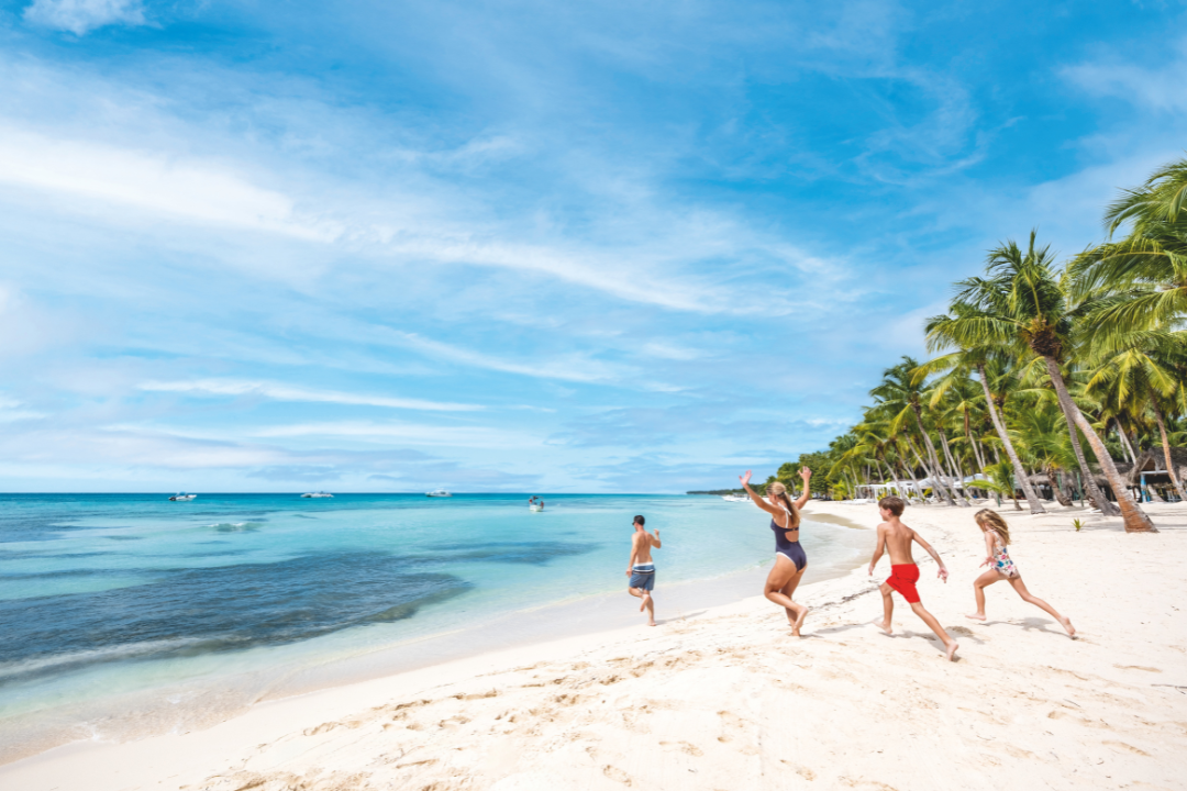 Don’t miss TUI’s last-minute holiday savings, with up to £400 off breaks worldwide