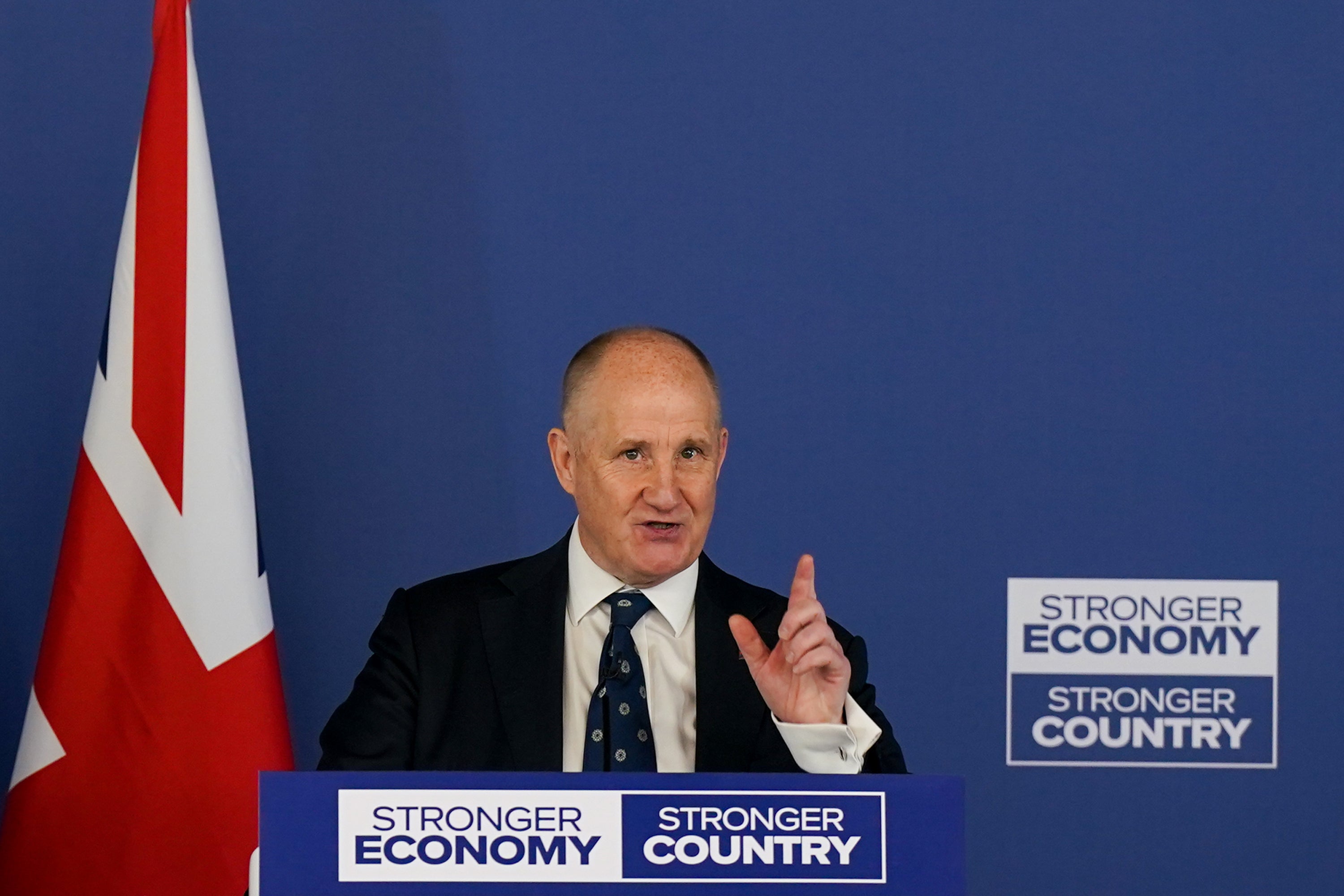 Tory leader Kevin Hollinrake challenges Farage to vet Reform candidates