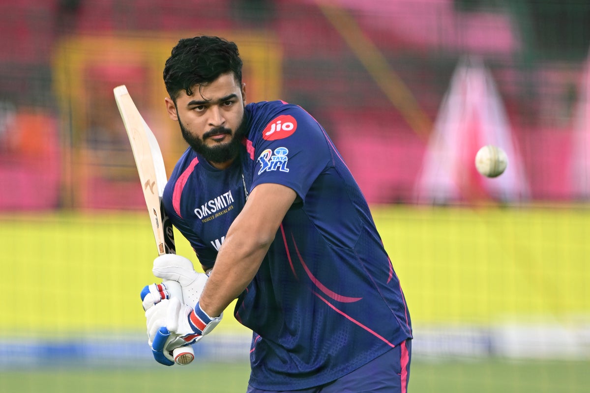 IPL cricketer fined after TV cameras caught him vaping during match