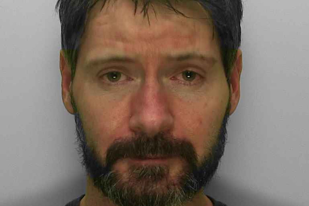 Fraudster fugitive tracked down to Czech Republic after email signature blunder