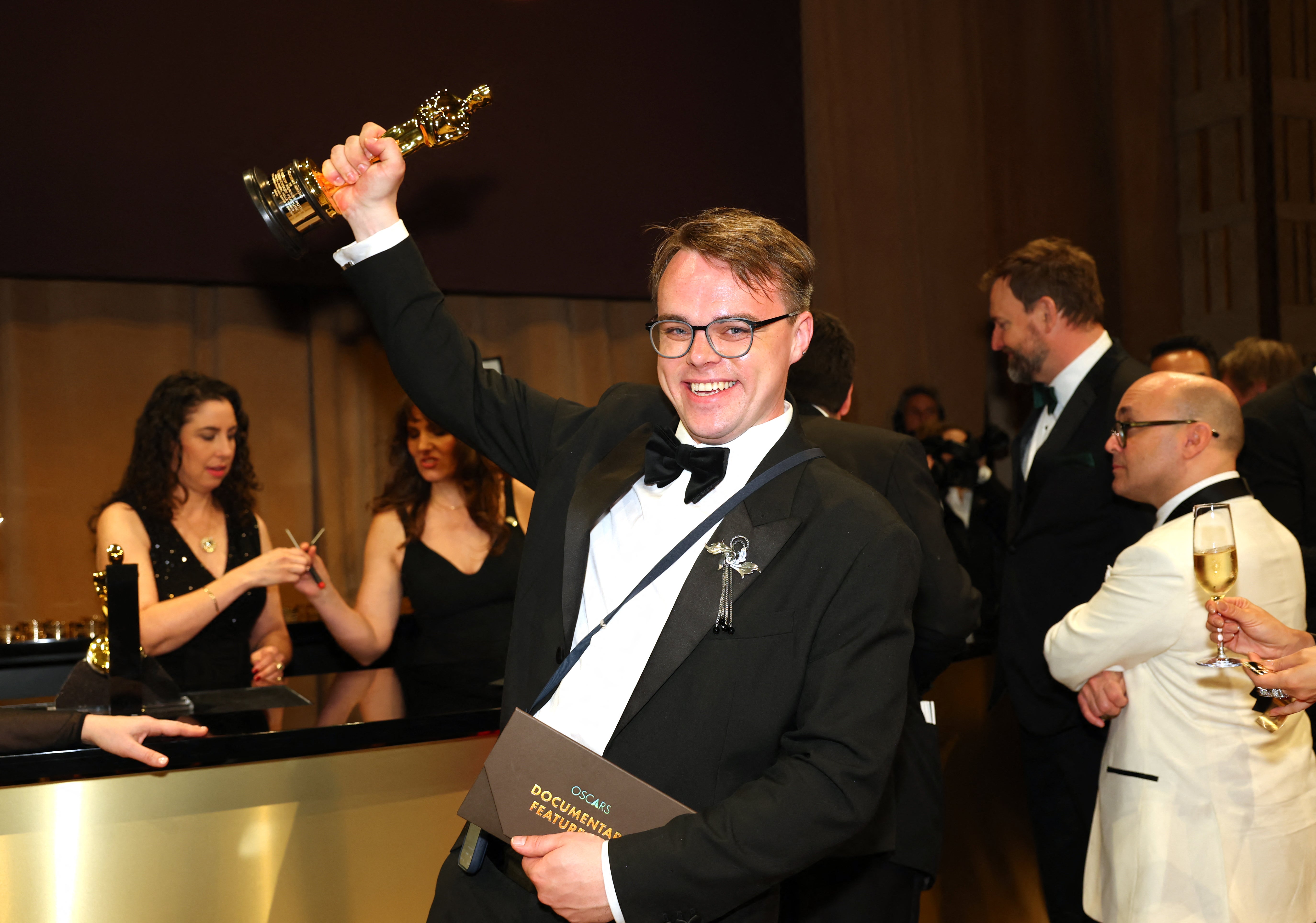 ‘This wouldn’t happen to DiCaprio’: Oscar winner’s statuette goes missing on flight