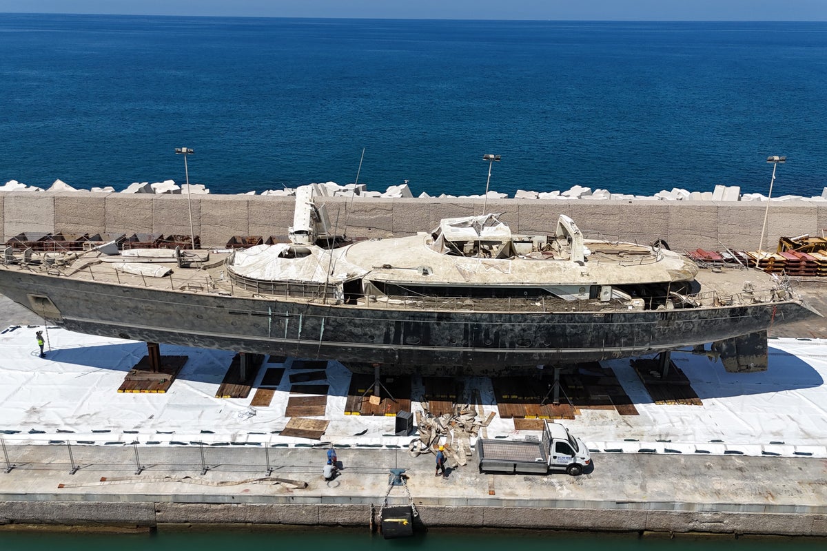 Investigation suggests crew to blame for sinking of Bayesian superyacht