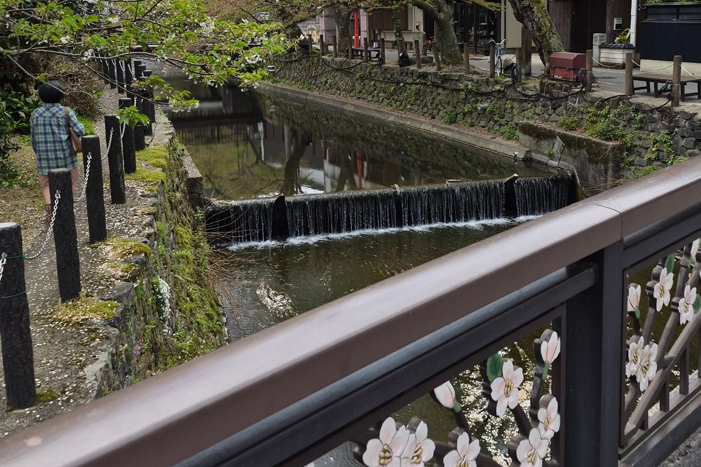 Take a lazy stroll down into Kinosaki Onsen for boutique shops and cafes (Marc Mayo)