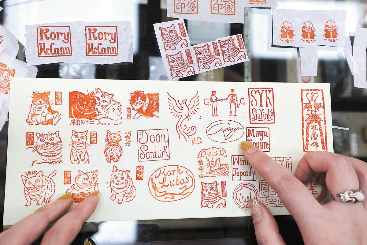Sealing the deal: Artisans offer visitors a signature souvenir