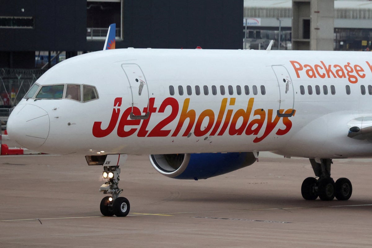 Boy, 8, calms disruptive plane passenger by singing Dance Monkey