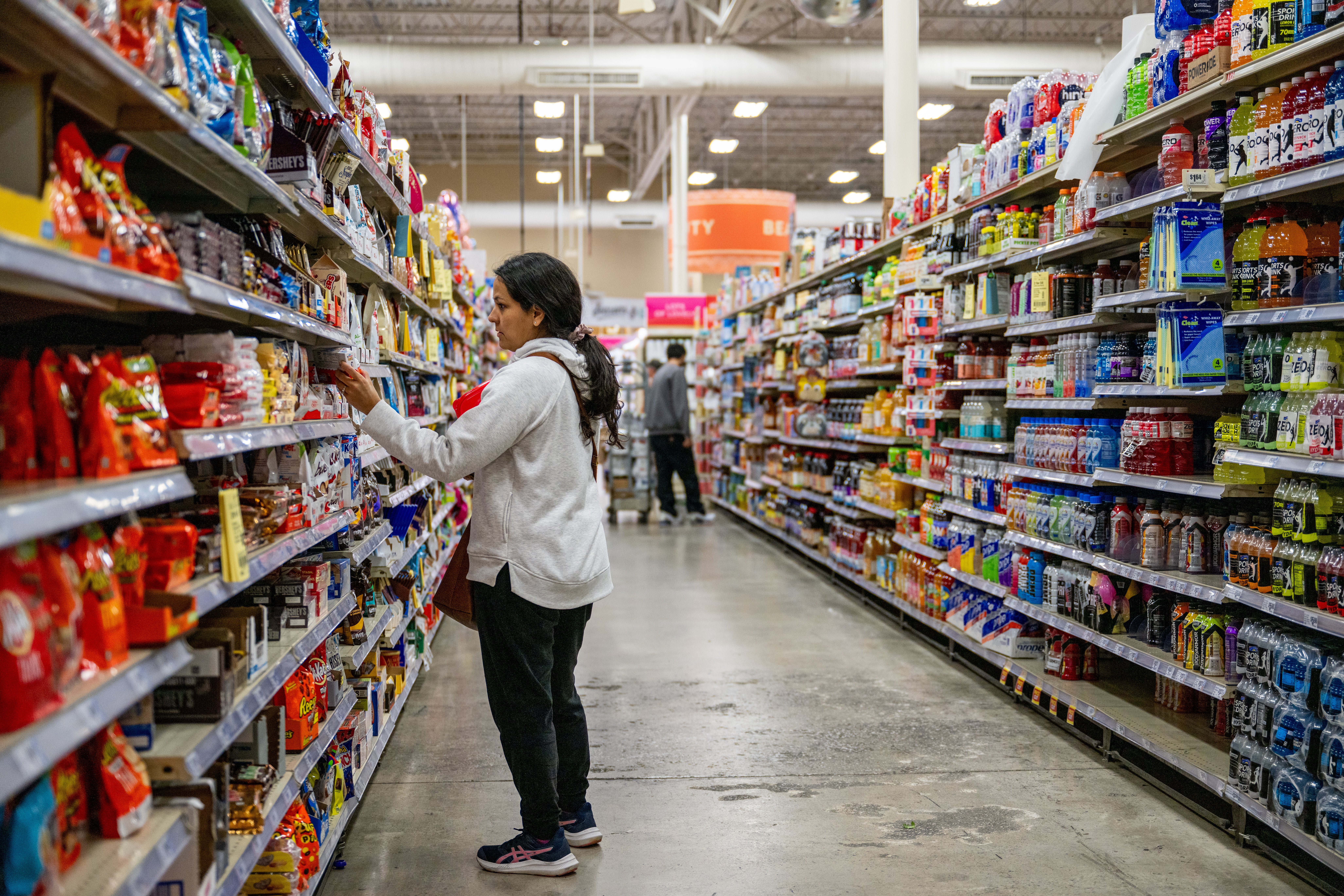 A snack might not disrupt your diet too much. But experts say when you snack is crucial to maintain optimal health