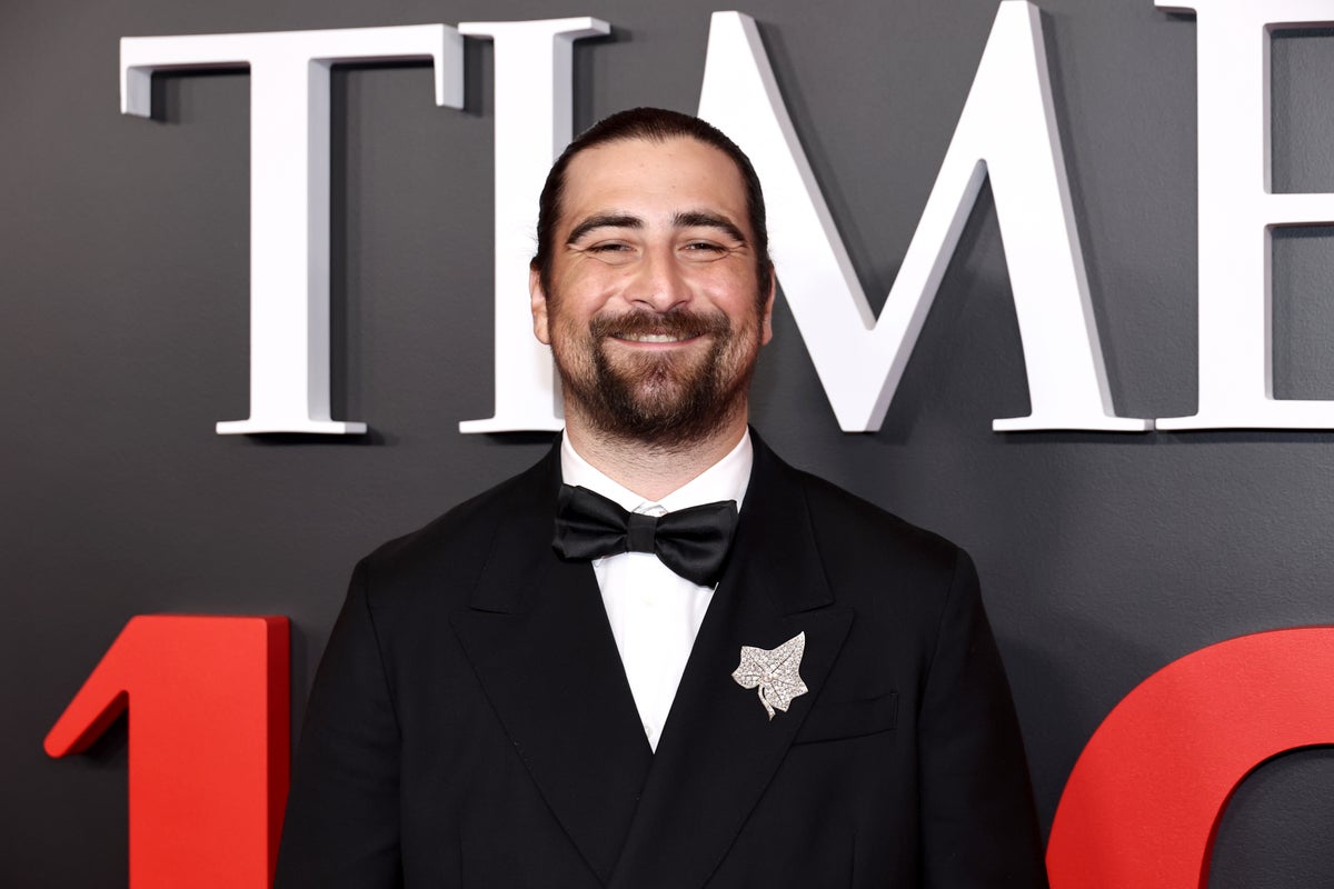 Noah Kahan scores UK number one album as Michael Jackson chart resurgence continues