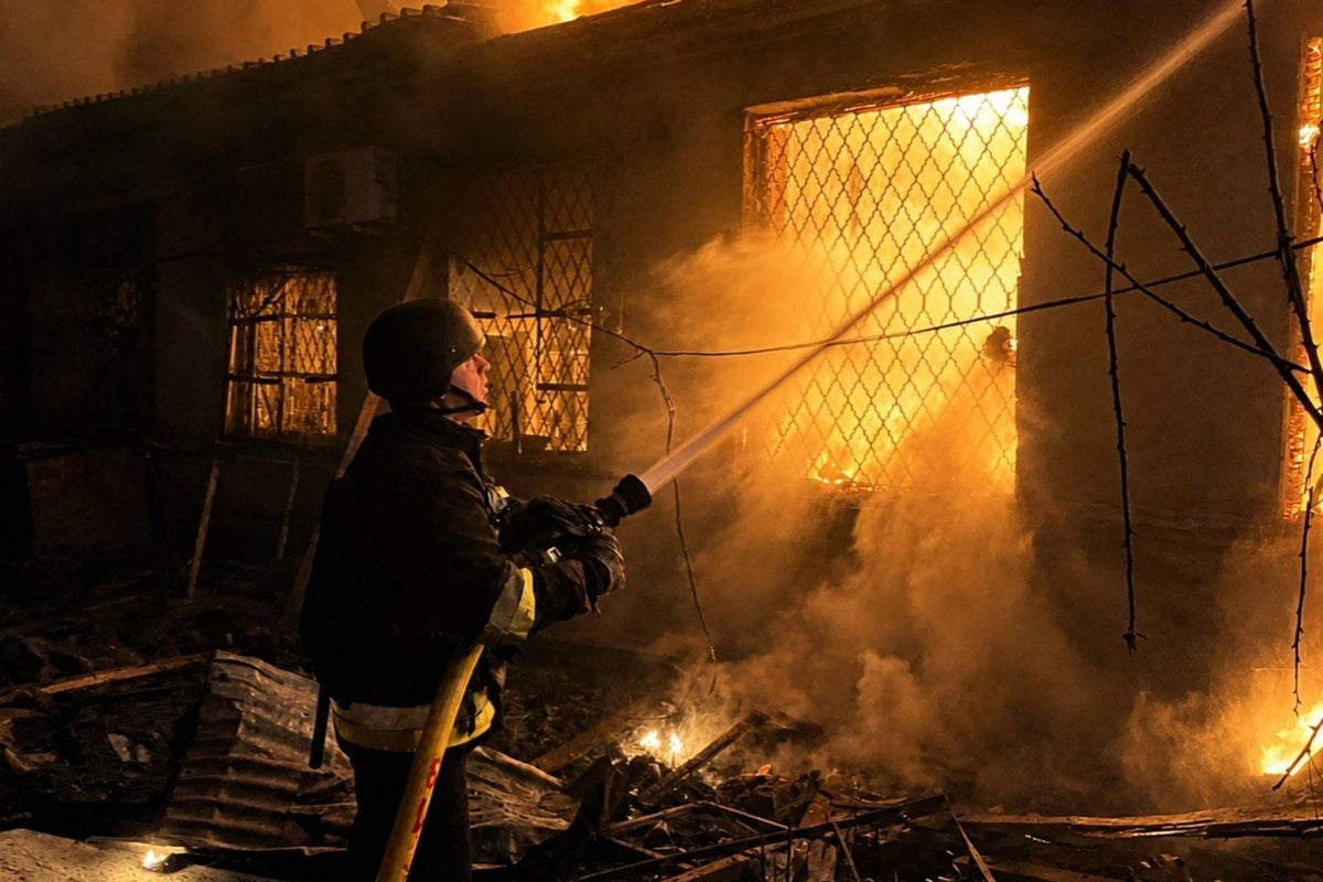 Drone kills 2 in Kherson minibus strike, as Russia claims front-line progress