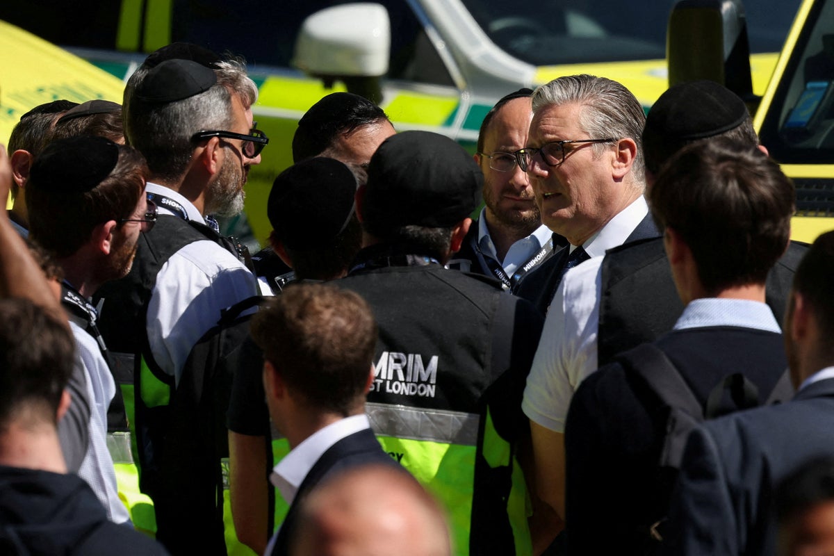 Starmer faces backlash as he urges pro-Palestine protest ban