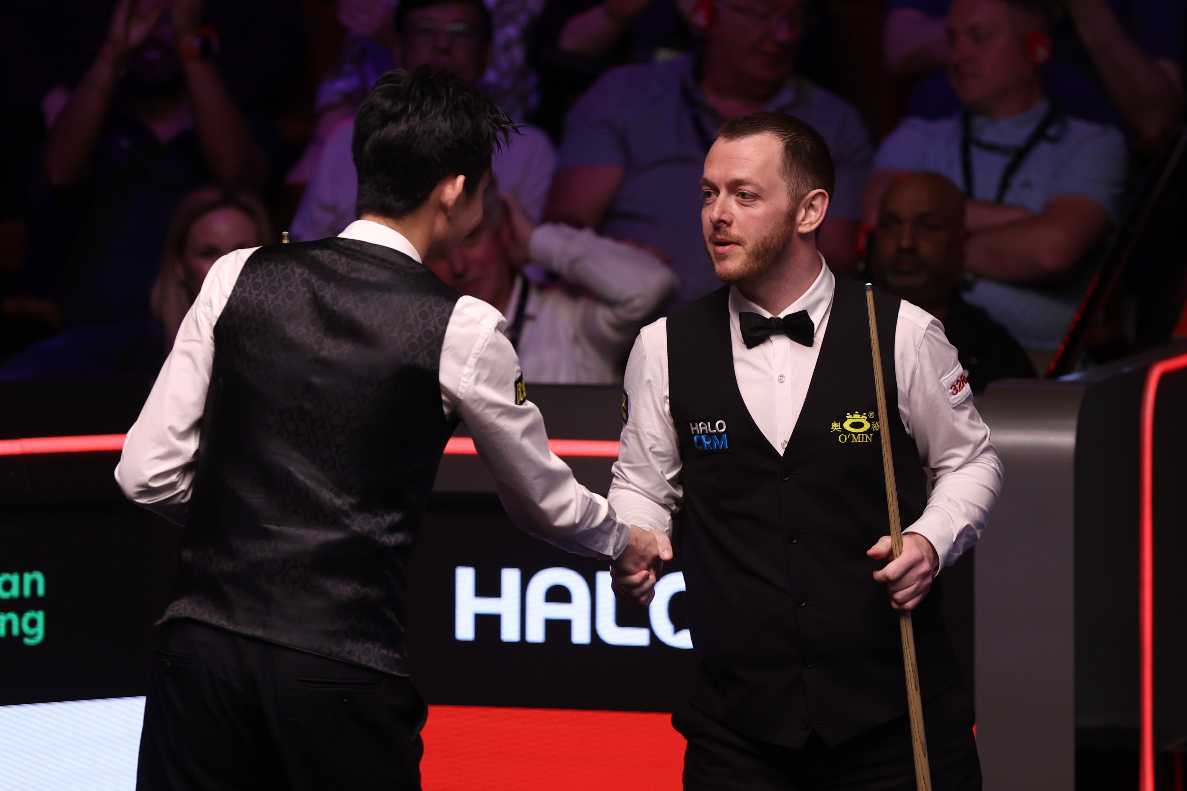 Allen graciously congratulated Wu Yize on his victory