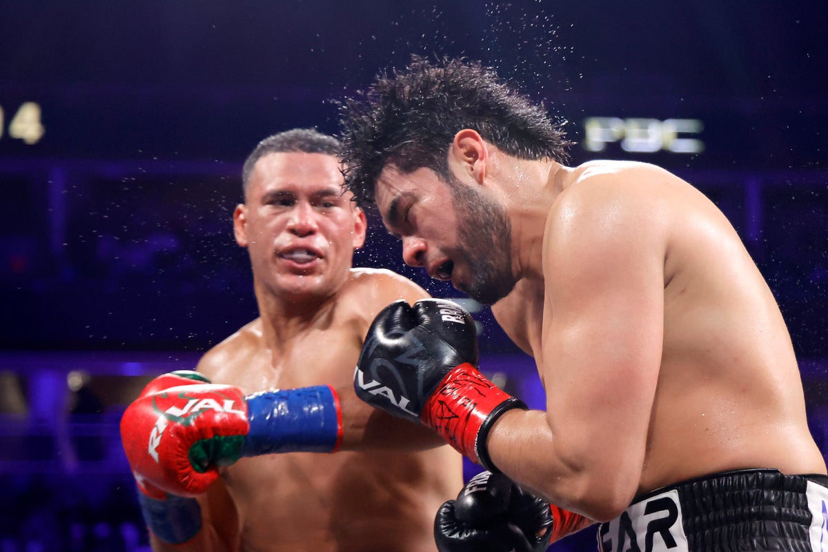 Benavidez Stops Ramirez in Sixth, Captures Cruiserweight Titles and Makes History