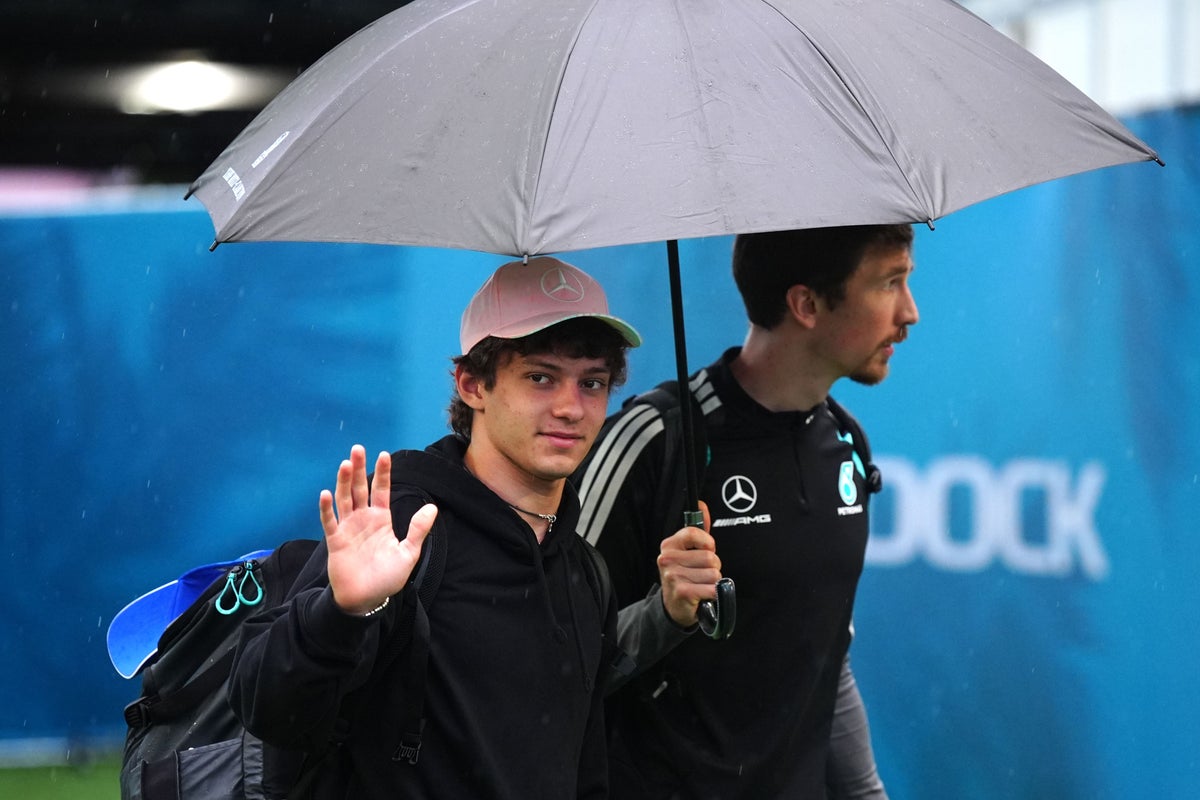 Formula Two race starts on schedule as Miami Grand Prix bids to beat weather