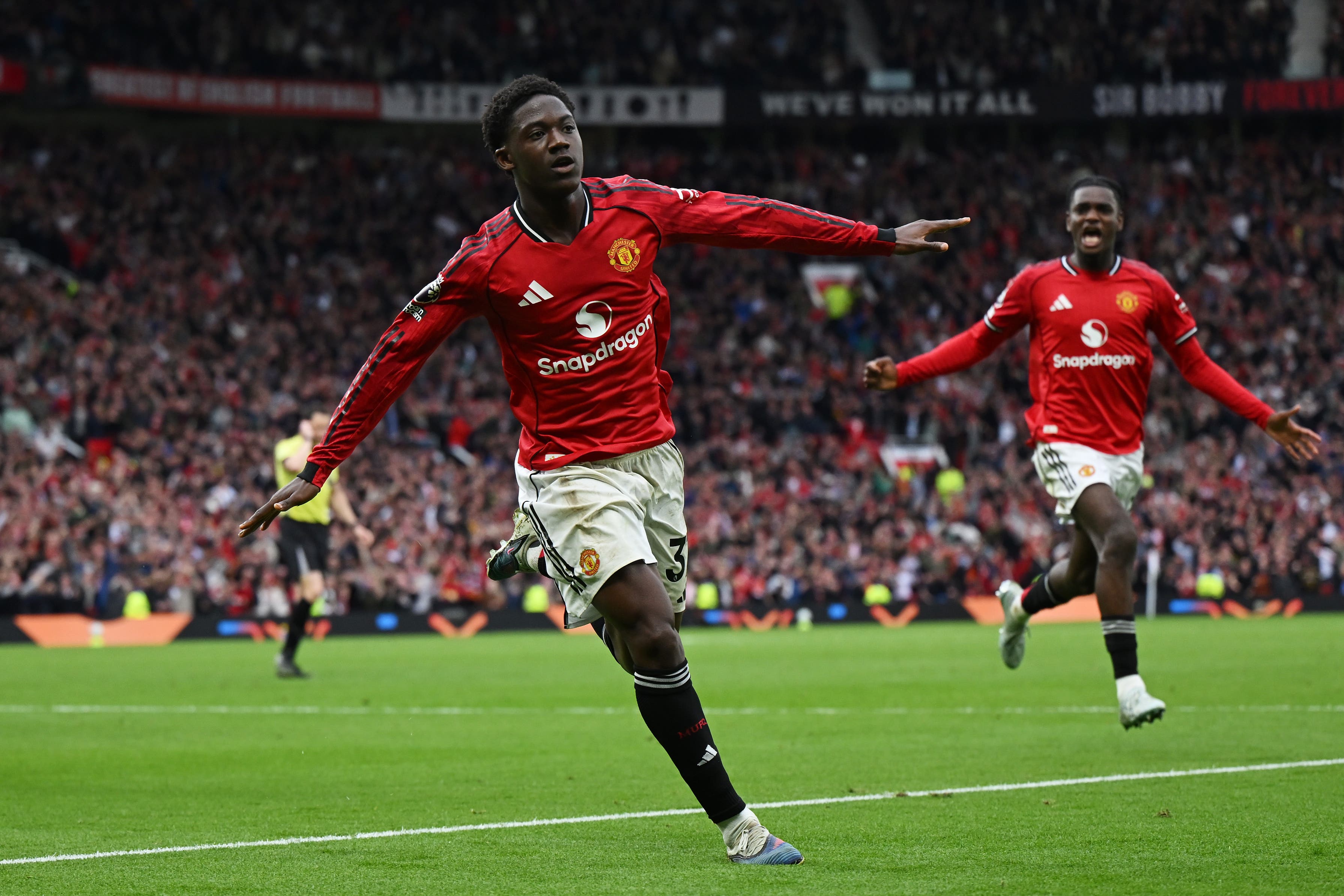Mainoo's winner seals Champions League return as Manchester United edge Liverpool 3-2 — image 4