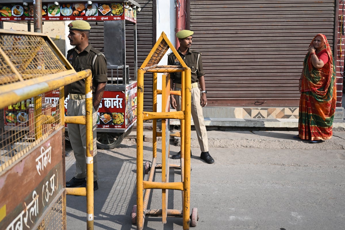 Speeding car kills eight people helping motorcycle crash victims in Indian state