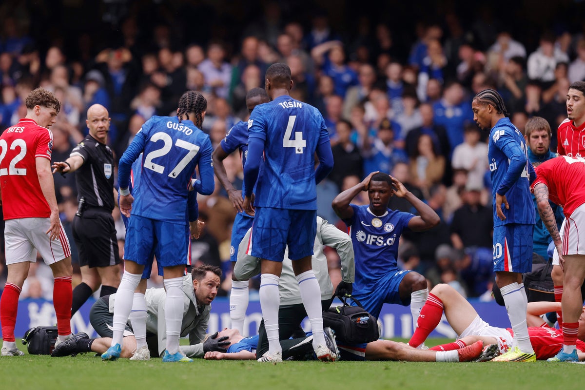 Chelsea’s Jesse Derry stretchered off after worrying collision on Premier League debut – UK Times