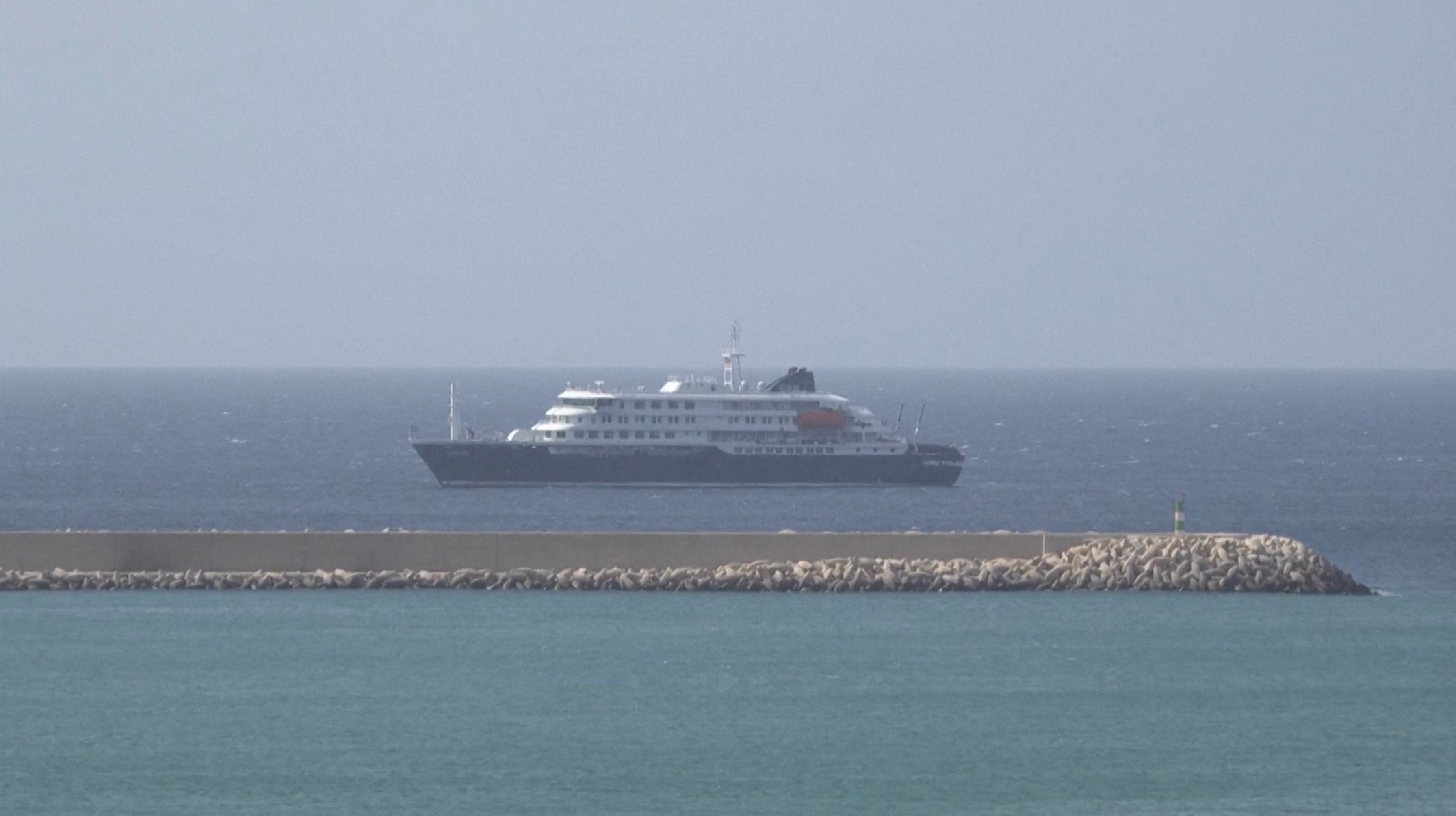 Hantavirus Outbreak on Polar Cruise Ship Kills Three, Strands 148 Off West Africa — image 6
