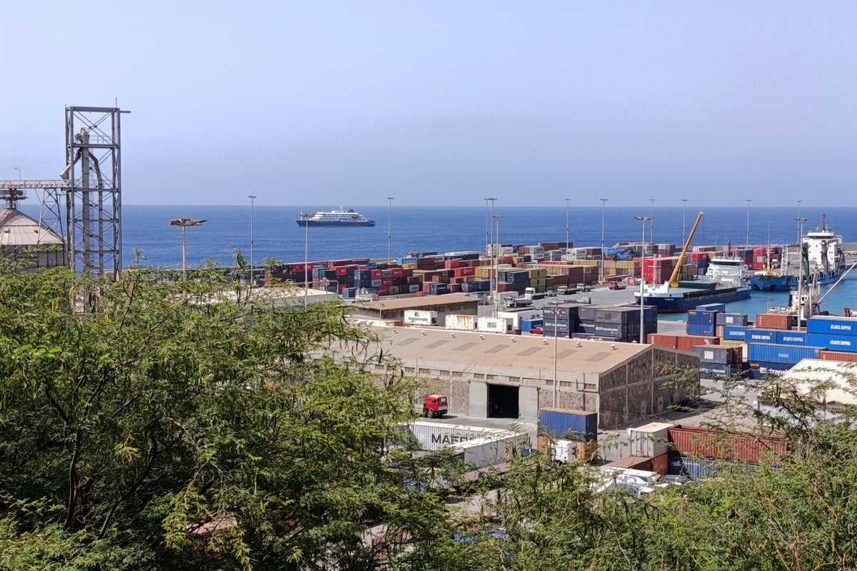 American travel blogger shares emotional update from cruise ship hit by hantavirus outbreak