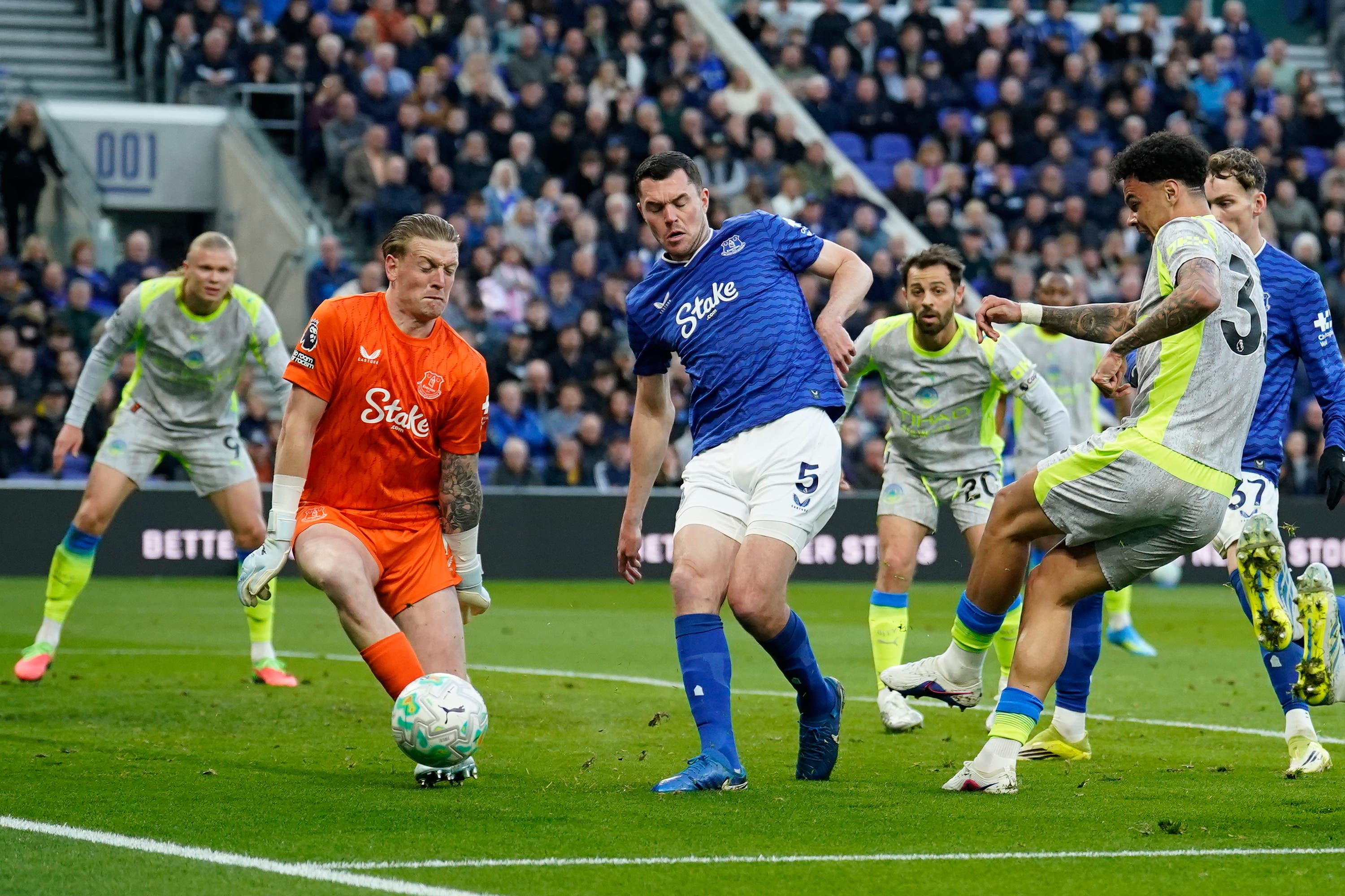 Jeremy Doku's Stunning Strike Gives Manchester City Vital Win at Everton — image 5