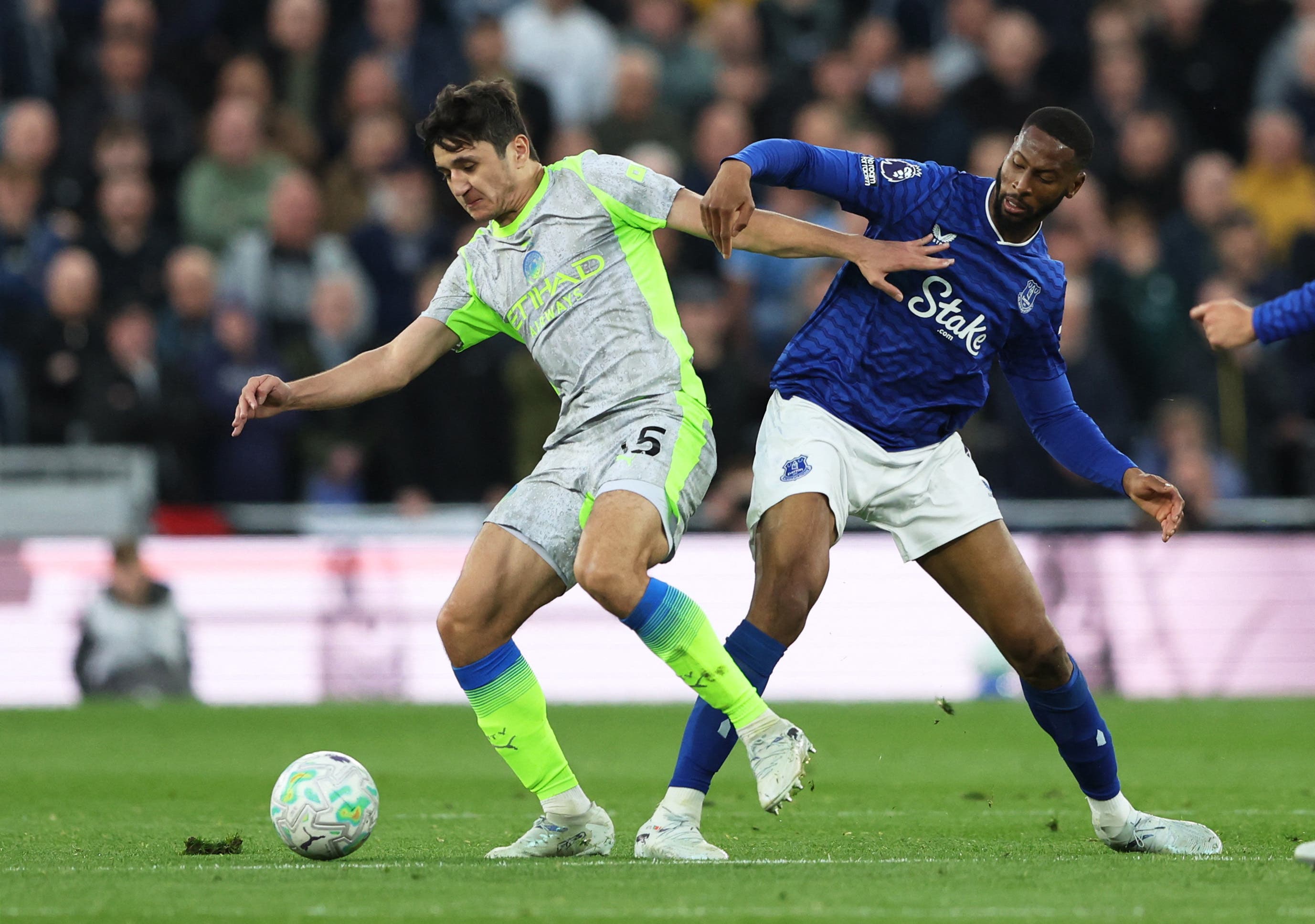 Doku's Curling Strike Gives Manchester City 1-0 Lead at Everton, Closing Title Gap — image 6