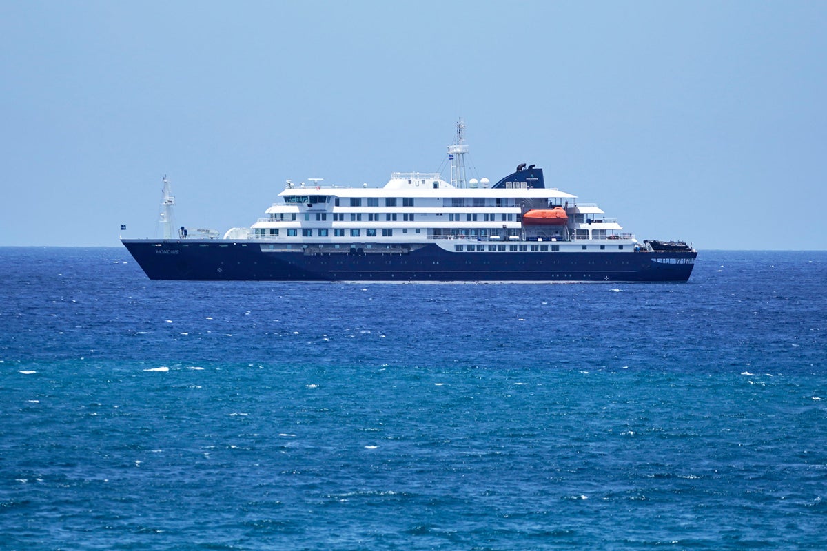British crew member needs ‘urgent’ care after suspected hantavirus outbreak leaves three dead on cruise ship: Latest – UK Times