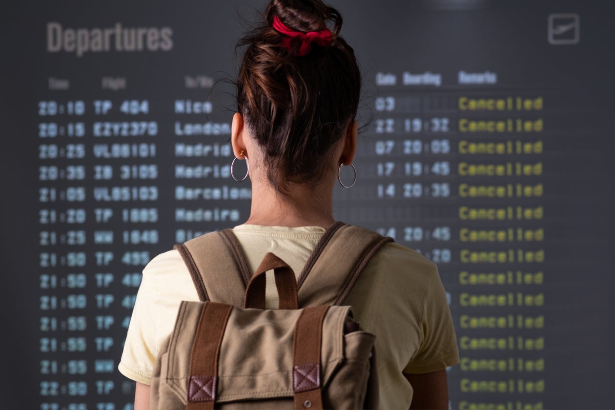 Major holiday company to offer same-day refunds for flight cancellations